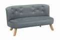 Skos_sofa-szary-krótkie-drewniane.jpg